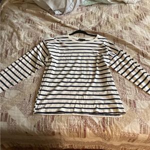 Forever 21 longsleeve shirt